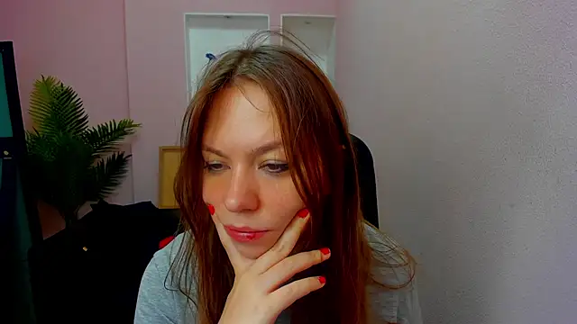 Snapshot of Persephoni chatting on 10/20/25, 08:20 Persephoni online show from 10/20/25, 08:20