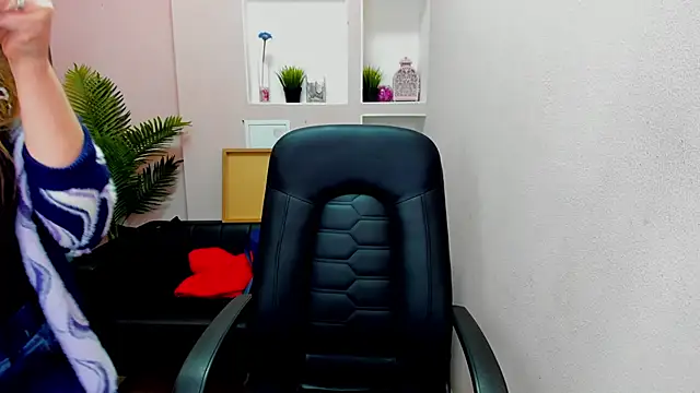 Snapshot of Persephoni chatting on 09/27/25, 05:24 Persephoni online show from 09/27/25, 05:24