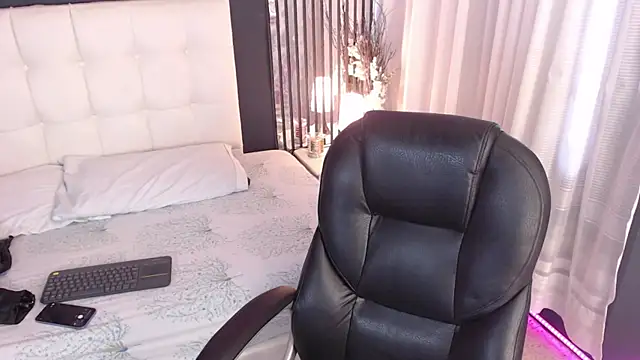 LiaVillalobos online show from 01/13/26, 01:26