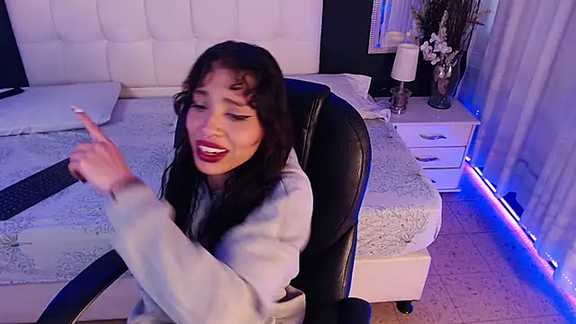 LiaVillalobos online show from 12/19/25, 03:25