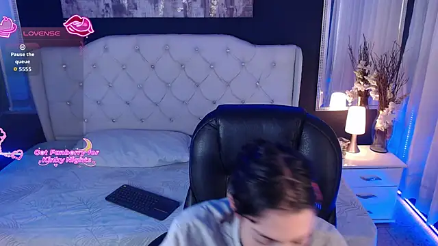 Snapshot of LiaVillalobos chatting on 12/02/25, 02:19 LiaVillalobos online show from 12/02/25, 02:19