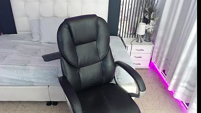 LiaVillalobos online show from 01/15/26, 01:03