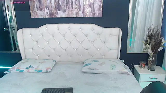 Snapshot of LiaVillalobos chatting on 09/22/25, 12:44 LiaVillalobos online show from 09/22/25, 12:44