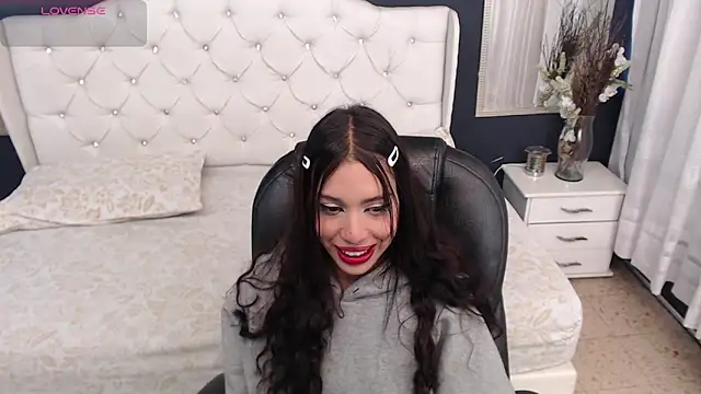 Snapshot of LiaVillalobos chatting on 09/20/25, 11:37 LiaVillalobos online show from 09/20/25, 11:37