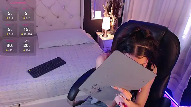 Snapshot of LiaVillalobos chatting on 10/20/25, 12:38 LiaVillalobos online show from 10/20/25, 12:38