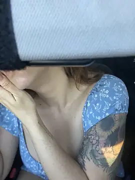 LeaGambit   online show from 11/03/25, 04:43