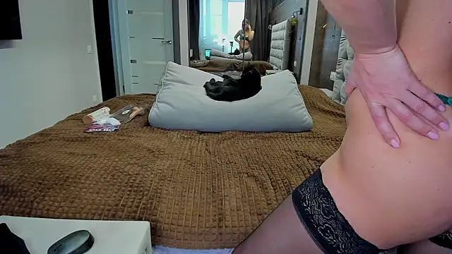 Snapshot of FitKate chatting on 12/04/24, 04:04 FitKate online show from 12/04/24, 04:04