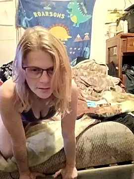 Snapshot of lilbug69 chatting on 12/18/25, 06:40 lilbug69 online show from 12/18/25, 06:40