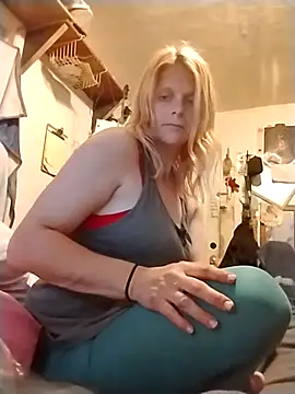 Snapshot of lilbug69 chatting on 03/02/26, 09:16 lilbug69 online show from 03/02/26, 09:16