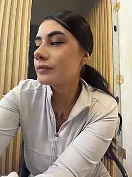 Snapshot of clarachanelricek chatting on 05/26/26, 08:29 clarachanelricek online show from 05/26/26, 08:29