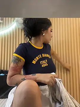 clarachanelricek online show from 12/18/25, 08:23