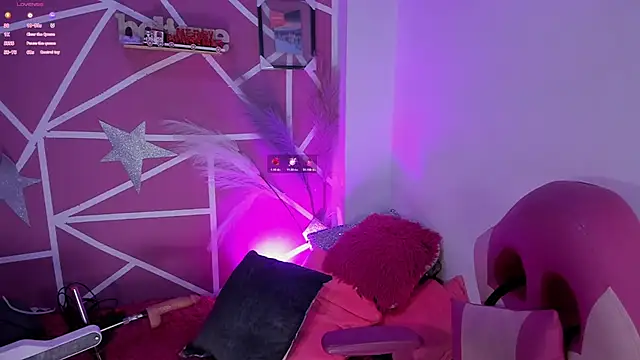 Snapshot of lucy_beatifull chatting on 04/15/26, 07:18 lucy beatifull online show from 04/15/26, 07:18