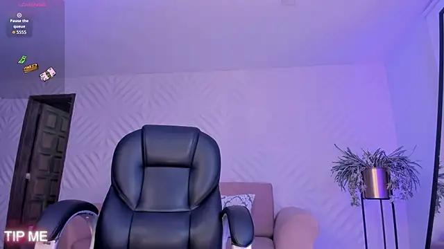 SophieBarnett online show from 04/15/26, 10:32