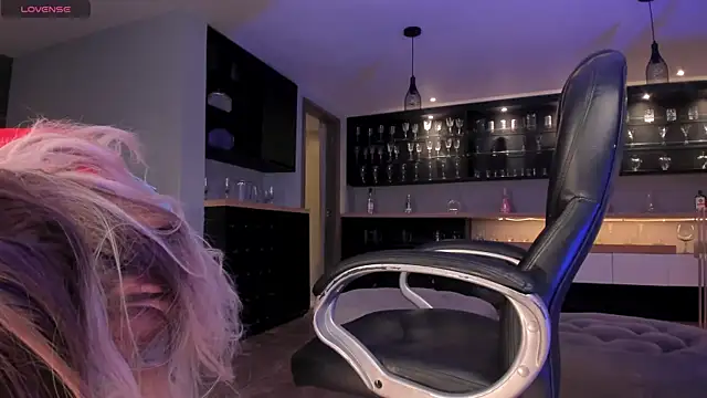 SophieBarnett online show from 11/05/25, 11:30