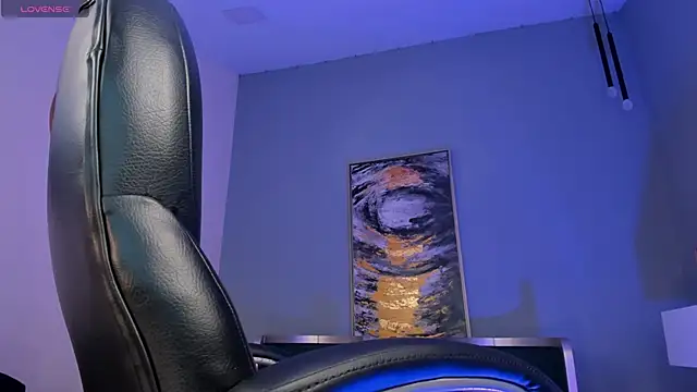 SophieBarnett online show from 12/16/25, 01:10