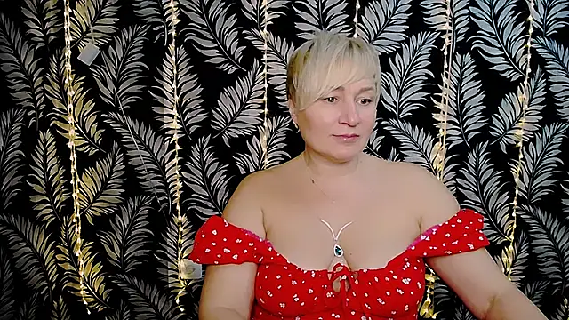 Snapshot of Olivia_playful chatting on 02/14/25, 12:25 Olivia playful online show from 02/14/25, 12:25