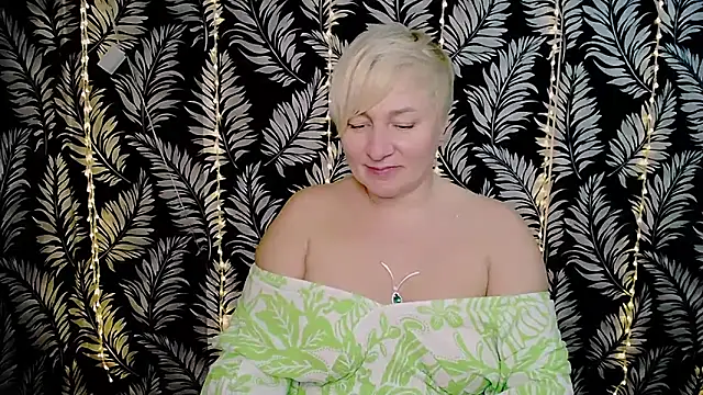 Snapshot of Olivia_playful chatting on 02/17/25, 03:44 Olivia playful online show from 02/17/25, 03:44