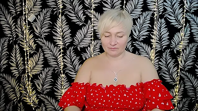 Snapshot of Olivia_playful chatting on 02/13/25, 12:11 Olivia playful online show from 02/13/25, 12:11