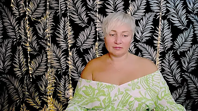 Snapshot of Olivia_playful chatting on 10/19/25, 11:24 Olivia playful online show from 10/19/25, 11:24