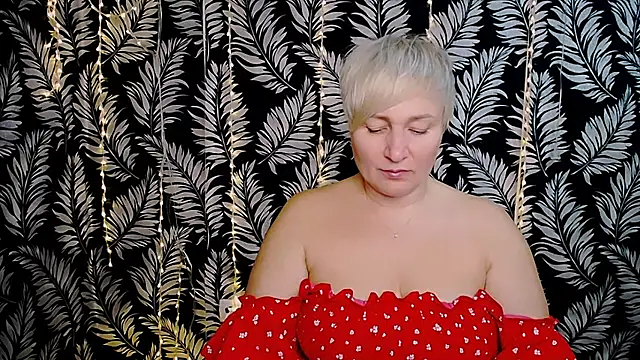 Snapshot of Olivia_playful chatting on 09/11/25, 11:32 Olivia playful online show from 09/11/25, 11:32