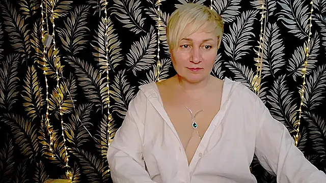 Snapshot of Olivia_playful chatting on 03/15/25, 03:16 Olivia playful online show from 03/15/25, 03:16