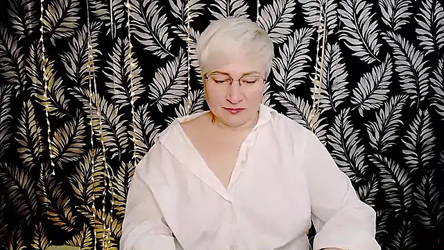 Olivia playful online show from 05/17/26, 10:04