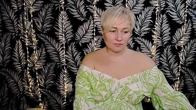 Snapshot of Olivia_playful chatting on 03/10/25, 12:28 Olivia playful online show from 03/10/25, 12:28