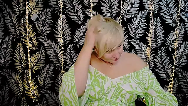 Snapshot of Olivia_playful chatting on 02/24/25, 12:16 Olivia playful online show from 02/24/25, 12:16