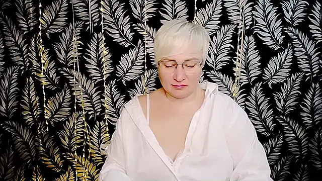 Olivia playful online show from 05/10/26, 10:30