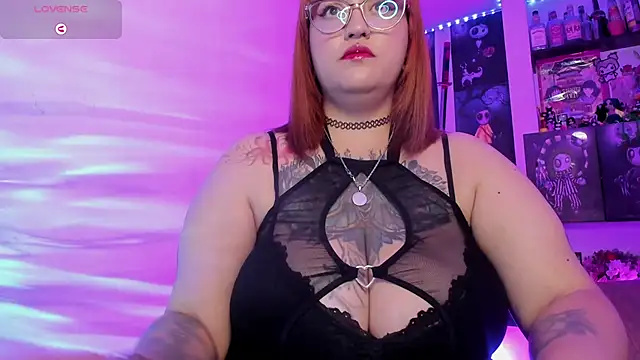 Snapshot of _Ali_Brinck_ chatting on 05/03/26, 01:33 Ali Brinck online show from 05/03/26, 01:33
