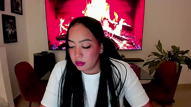 brunetenikole02 online show from 10/22/25, 02:00