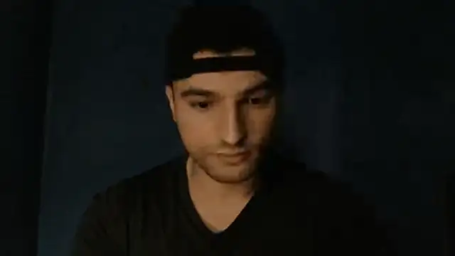 Snapshot of alex_blu chatting on 05/14/26, 10:12 alex blu online show from 05/14/26, 10:12