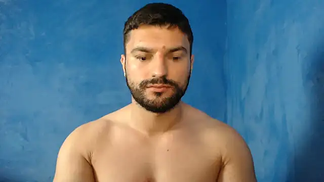 Snapshot of alex_blu chatting on 06/11/26, 12:32 alex blu online show from 06/11/26, 12:32