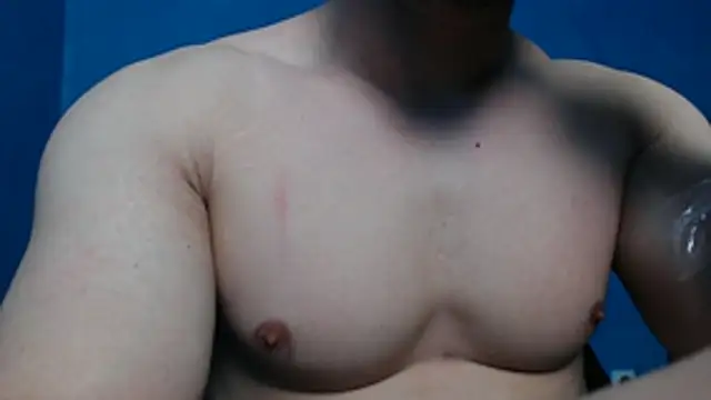 Snapshot of alex_blu chatting on 04/08/26, 04:58 alex blu online show from 04/08/26, 04:58