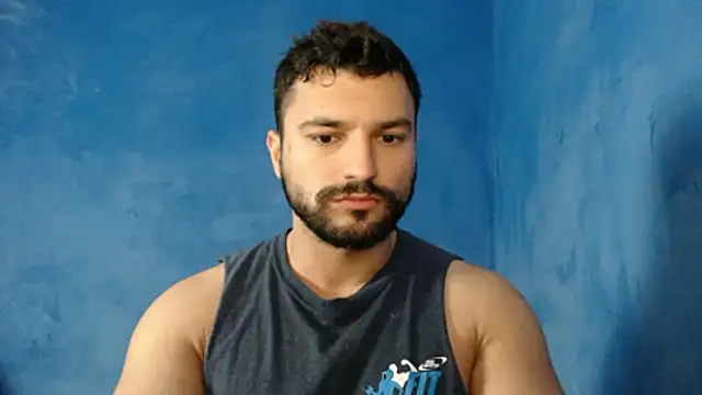 Snapshot of alex_blu chatting on 06/17/26, 12:32 alex blu online show from 06/17/26, 12:32