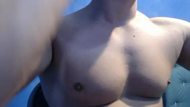 Snapshot of alex_blu chatting on 05/10/26, 08:07 alex blu online show from 05/10/26, 08:07