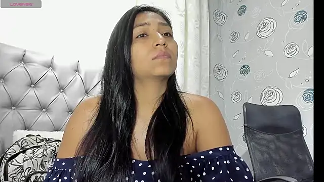 luna evaa online show from 10/08/25, 03:24