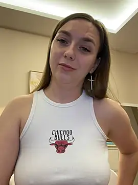 Snapshot of Janeee chatting on 02/05/25, 03:42 Janeee online show from 02/05/25, 03:42