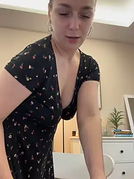 Snapshot of Janeee chatting on 02/06/25, 09:43 Janeee online show from 02/06/25, 09:43