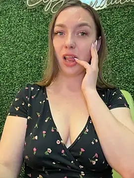 Snapshot of Janeee chatting on 02/15/25, 10:33 Janeee online show from 02/15/25, 10:33