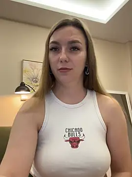 Snapshot of Janeee chatting on 01/14/25, 06:13 Janeee online show from 01/14/25, 06:13