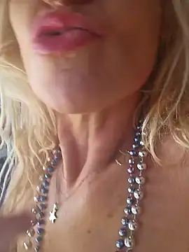 Snapshot of sexynini83 chatting on 02/14/25, 10:49 sexynini83 online show from 02/14/25, 10:49