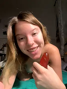 Snapshot of kimczii chatting on 10/27/25, 07:20 kimczii online show from 10/27/25, 07:20