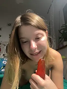 Snapshot of kimczii chatting on 12/04/25, 06:34 kimczii online show from 12/04/25, 06:34