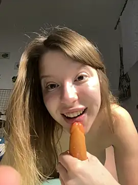 kimczii online show from 04/13/26, 06:28