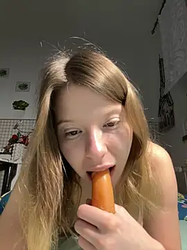 kimczii online show from 04/15/26, 06:19