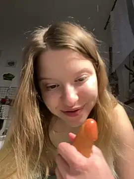 kimczii online show from 05/04/26, 10:51