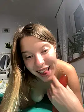 Snapshot of kimczii chatting on 10/20/25, 10:49 kimczii online show from 10/20/25, 10:49