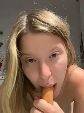 kimczii online show from 07/28/26, 05:48