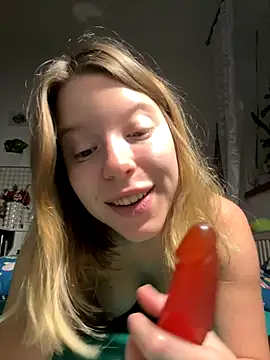 Snapshot of kimczii chatting on 11/14/25, 07:23 kimczii online show from 11/14/25, 07:23